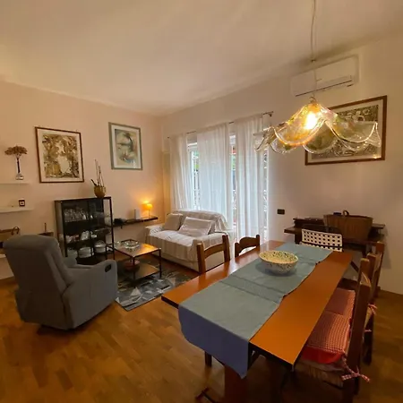 Apartment Diamond Rom